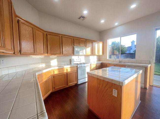 Photo - 8137 Wyndwillow Way