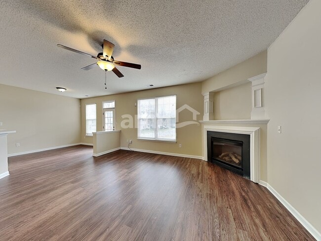 Photo - 435 Wrayhill Dr