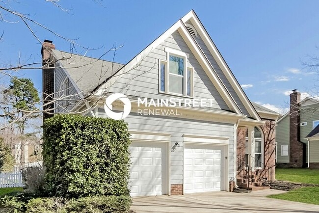 Photo - 4 Bedroom Pet-Friendly Home in CHARLOTTE, NC with Main Street Renewal