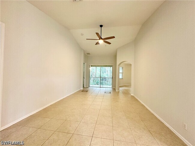 Photo - 1425 Mariposa Cir Unit 202
