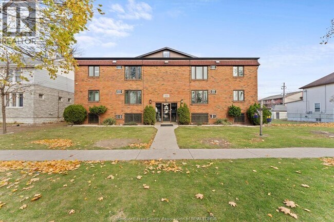 Photo - 1160 Howard Ave Unité 101