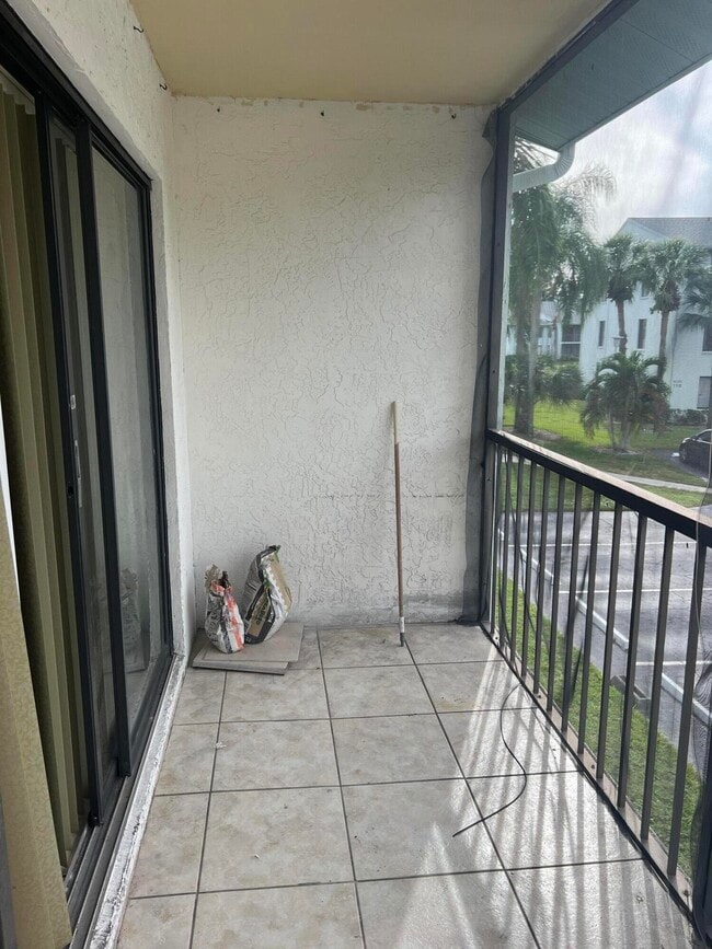 Building Photo - 3618 Alder Dr Unit B2