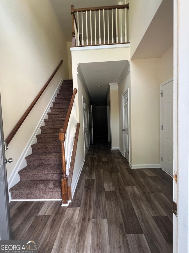 Photo - 5080 Lower Elm St