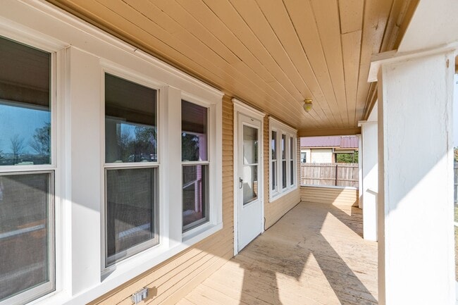 Photo - 2 Bedroom Cottage for Lease