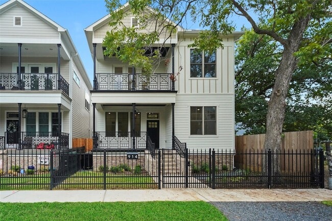 Photo - 914 Waverly St