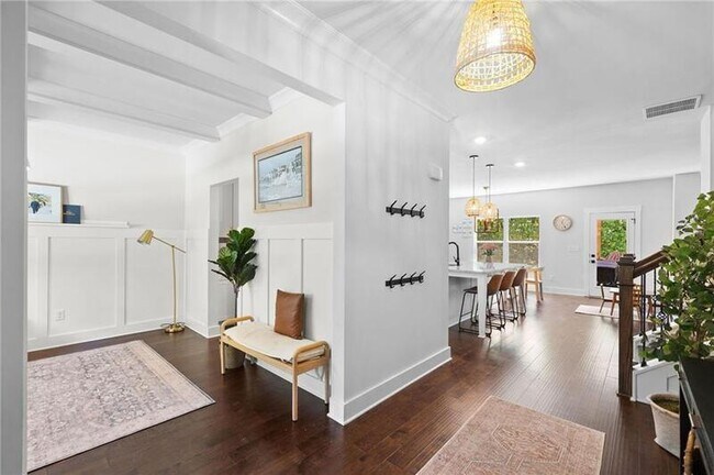 Photo - 178 Crestbrook Wy