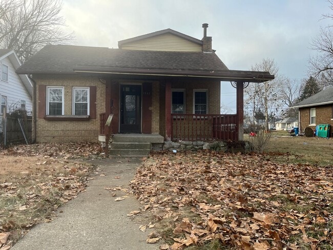 Building Photo - 3 bedroom, 2 bath in Harvard Park.