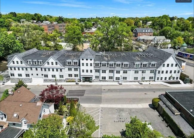 Building Photo - 425 Lagrange St Unit 210