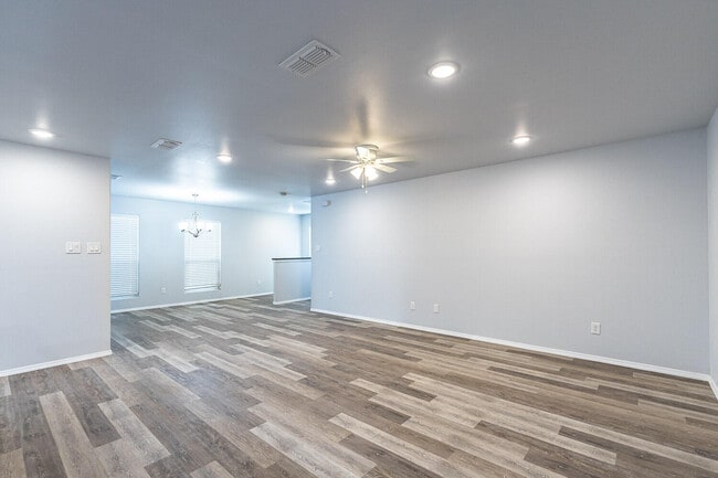 Photo - 1104 N Englewood Ave