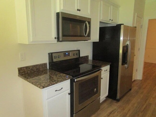 Photo - 1372 Blackstone Way