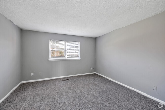 2BR, 1.5BA - 1,050SF - Marquise - Bedroom