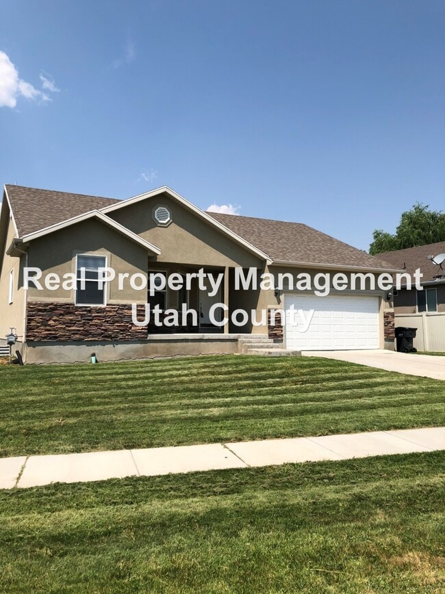 Building Photo - Updated home in Saratoga Springs