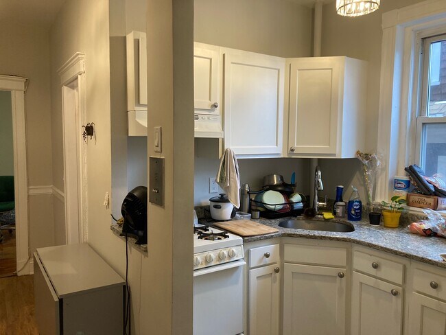 Building Photo - 124 Jersey St Rental