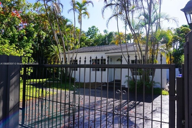 2450 SW 19th Ave