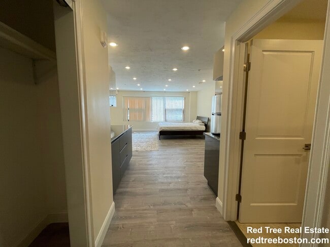 Photo - 1028a Commonwealth Ave Unit 206