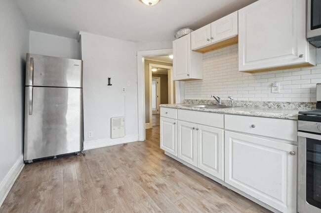 99 Monticello Ave Unit 3