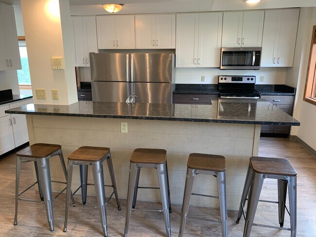 Photo - 505 N Carroll St