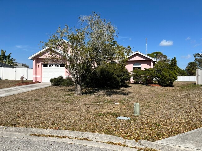 Photo - 4993 Reagen Way