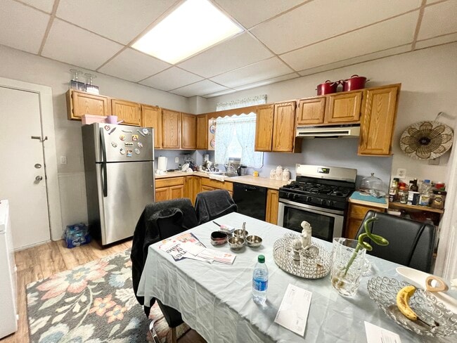Building Photo - 28 Harbor View St Unit 1