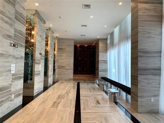 Photo - 2000 Metropica Wy Unit 1603