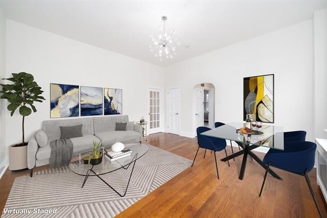 Building Photo - 33 Glenwood Ave Unit side entrance