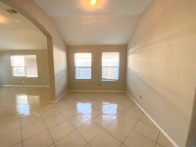 4211 Buras Pass Ln