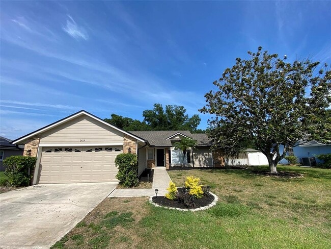 Building Photo - 1419 Spring Ridge Dr