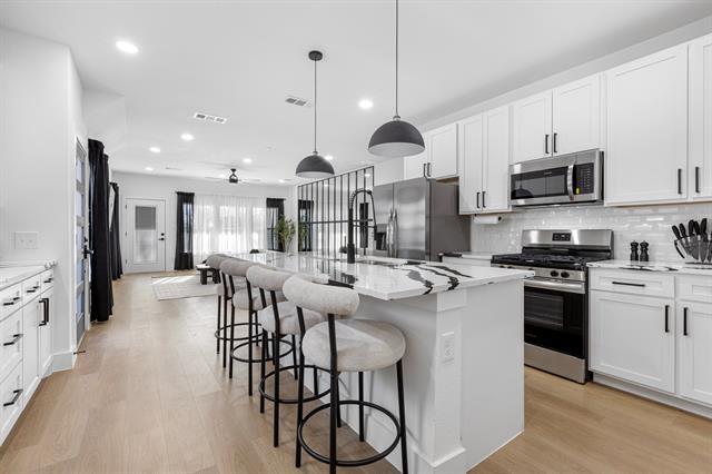 Photo - 1511 Barry Ave