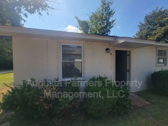 Building Photo - 113 Main St Unit Apt B
