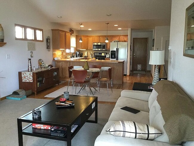 Photo - 4747 Parachute Cir