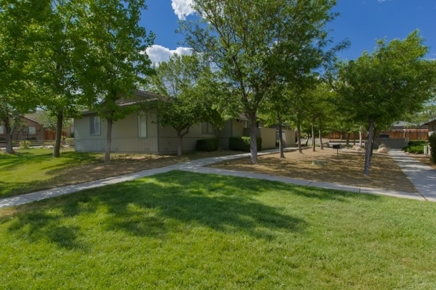 Photo - Highland Manor Apartments
