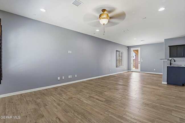 Photo - 2120 Honour Point Pl