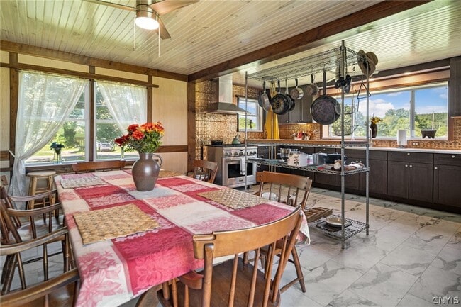 Photo - 1818 Benson Rd