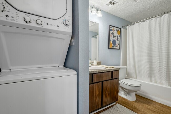 The Grove - Secondary Bathroom & Laundry