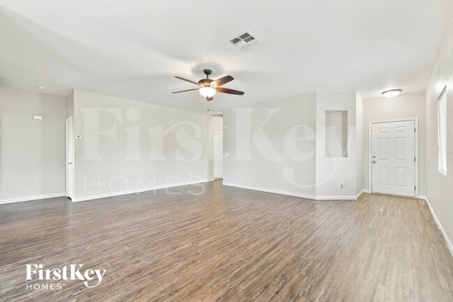 1888 E Silversmith Trail