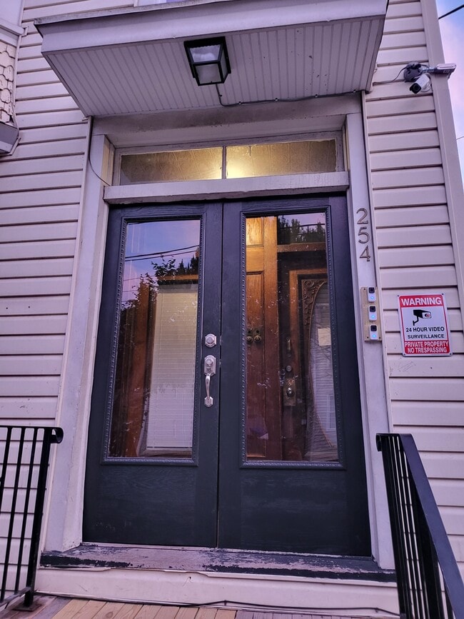 Building Photo - 254 Sheridan Ave Unit 2