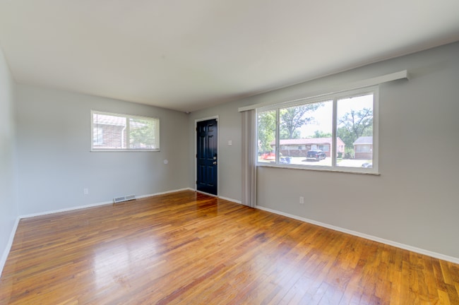 Photo - 4063 Esseldale Dr Unit 4065 Esseldale