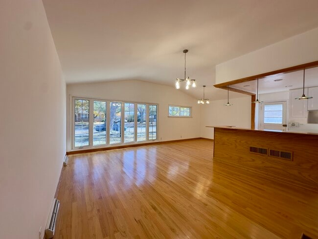 Photo - 9910 Crawford Ave