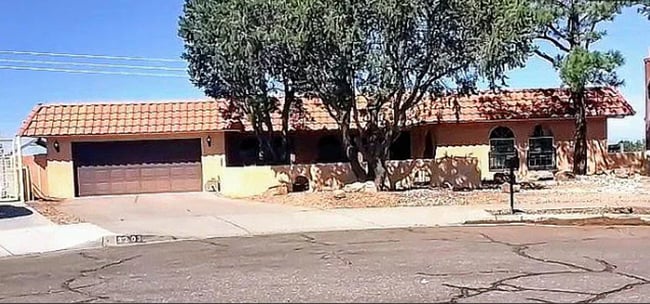 3203 Embudito Dr NE