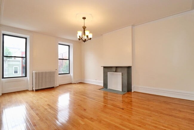 Building Photo - 92 Bright St Unit 3