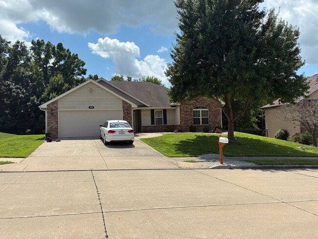 Building Photo - Beautiful Home in Vanderveen Crossing