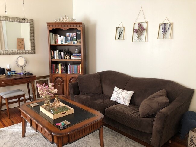 Photo - 821 N 8th St Unit Apartment 1