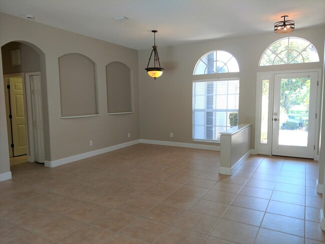Photo - Annual Rental: Luxurious 4 Bedroom 3 bath POOL home in Woodlands of Rivendell! Just Blocks form P...