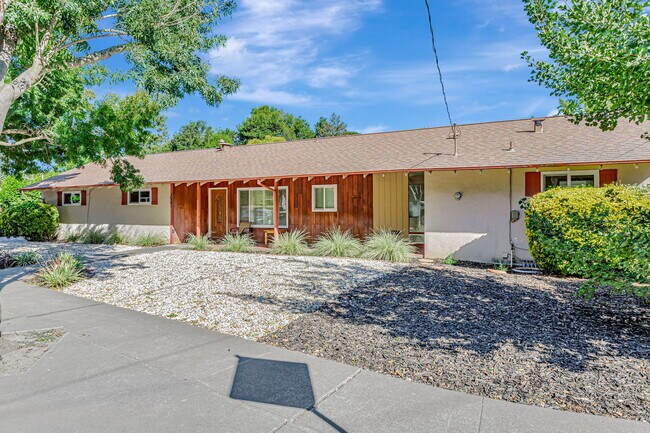 Photo - 2501 Linda Vista Avenue Unidad 2501 Linda Vista Avenue