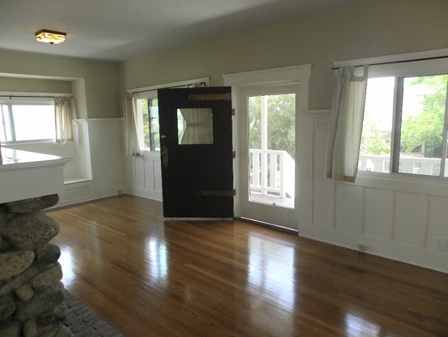 Photo - 324 Vista Pl