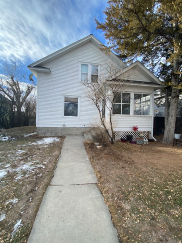 Photo - 220 4th Ave E