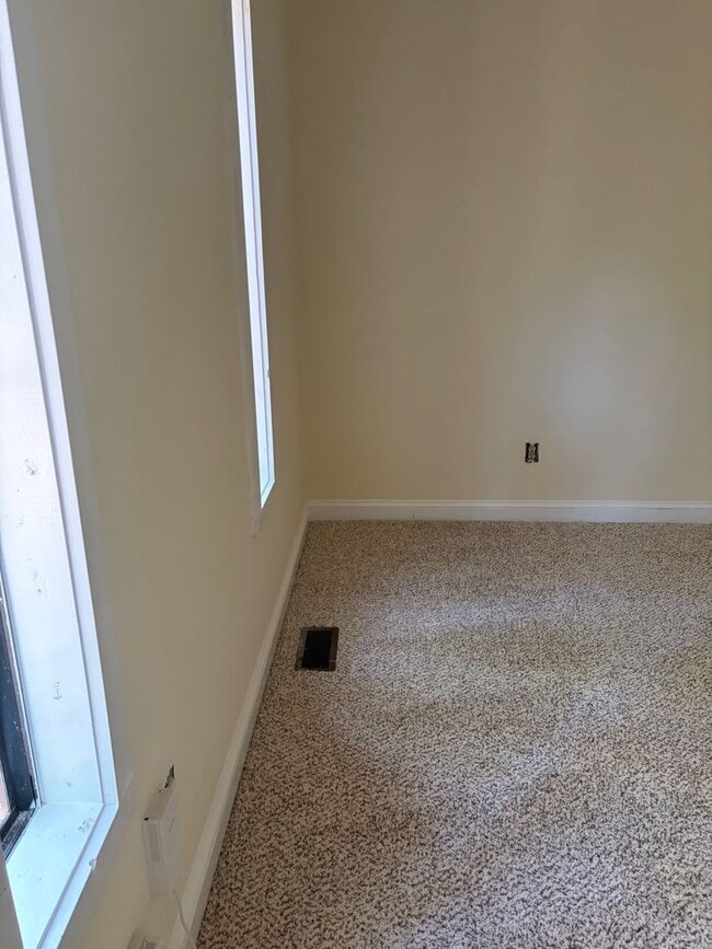 Photo - REMODELED NW RALEIGH TOWNHOME OFF LEESVILLE ROAD Unidad A