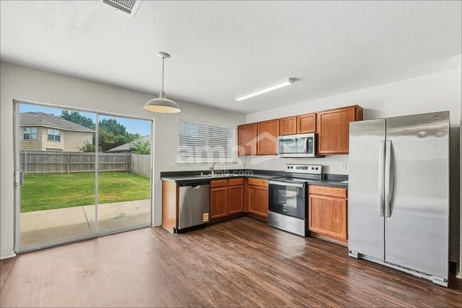 Photo - 2014 Kingsbridge Dr