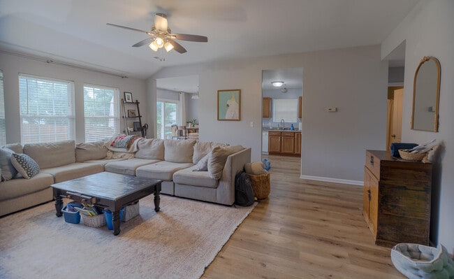 Photo - 5104 Opal Dr