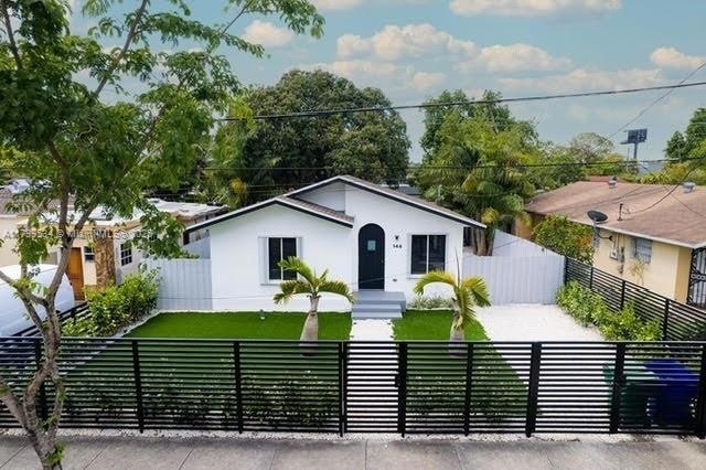 Photo - 144 NW 41st St House